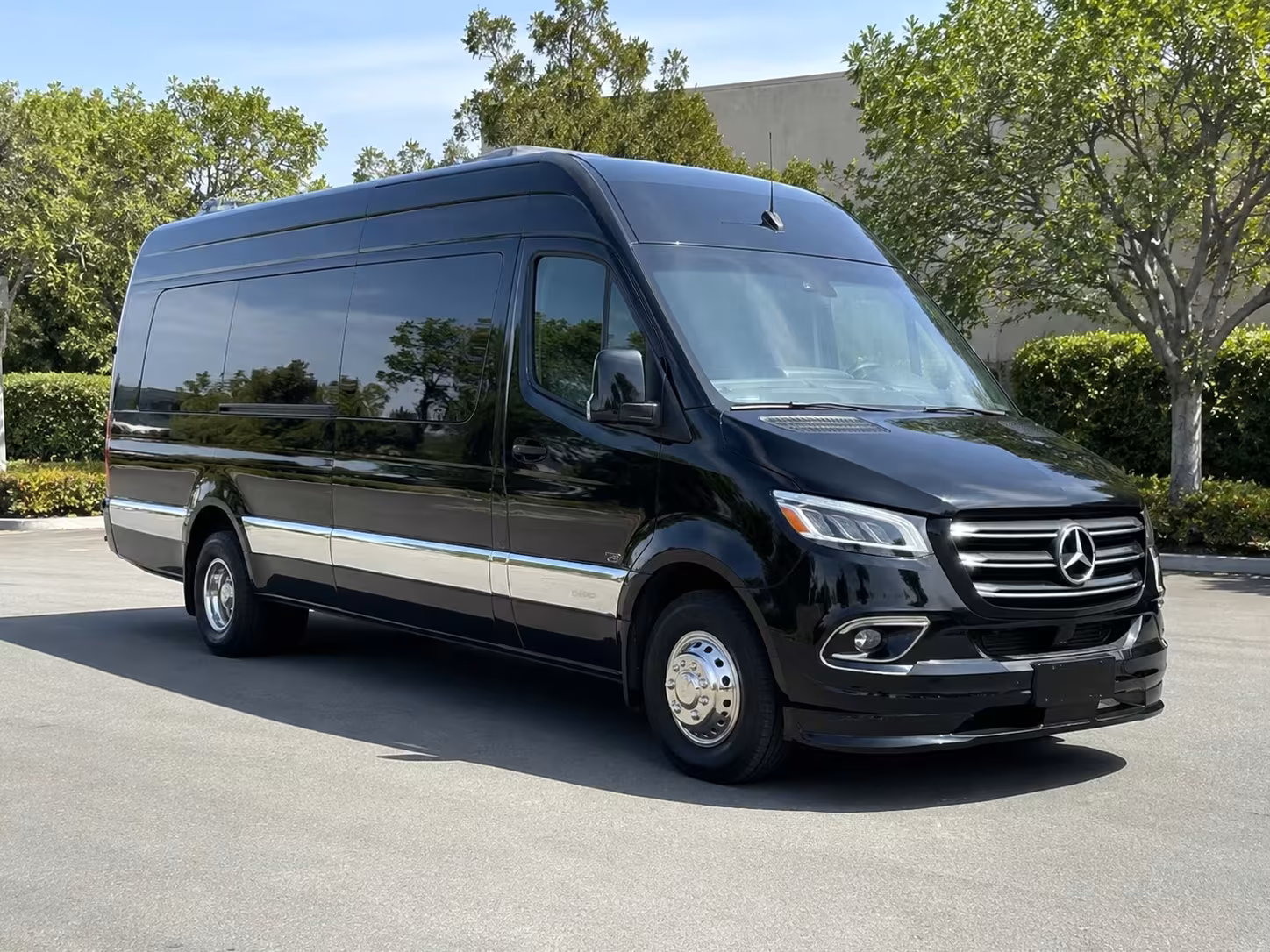 corporate event bus rentals in lynwood