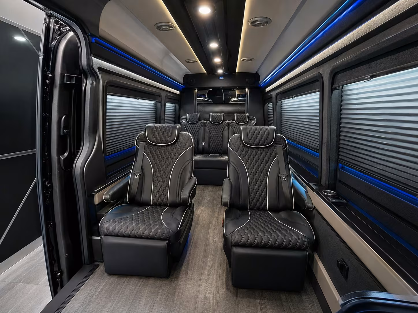 instant online pricing for lynwood airport bus rentals