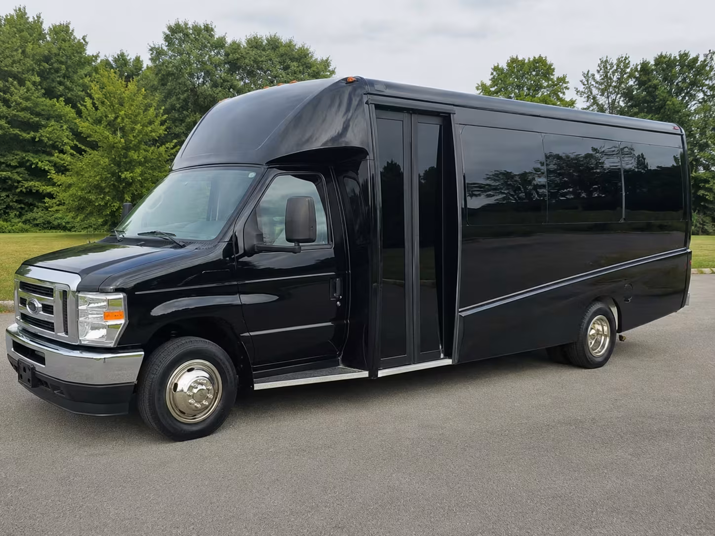 school field trip bus rentals in lynwood